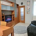 Lello\'S House